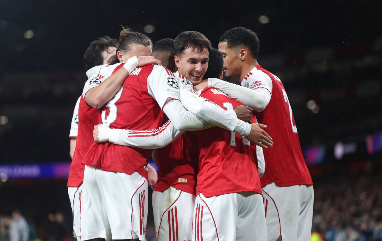 شادی بازیکنان آرسنال مقابل بایرن مونیخ