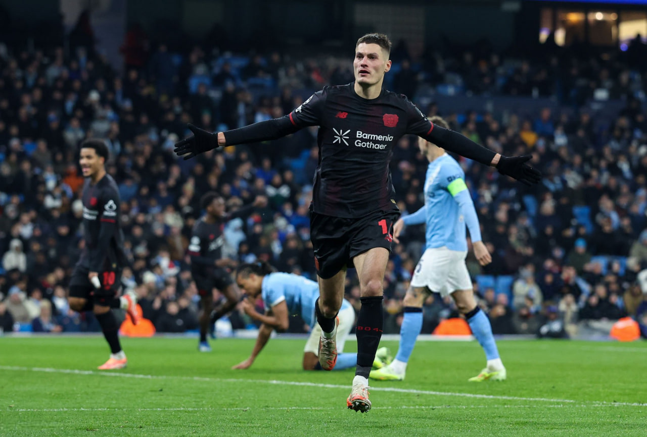 شادی گل پاتریک شیک پس از گلزنی برای بایرلورکوزن مقابل منچسترسیتی