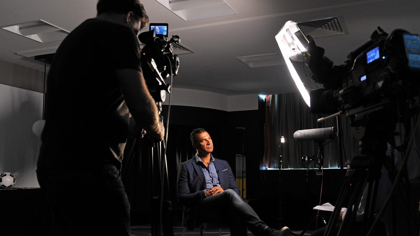 رود گولیت در حال مصاحبه با یوفا