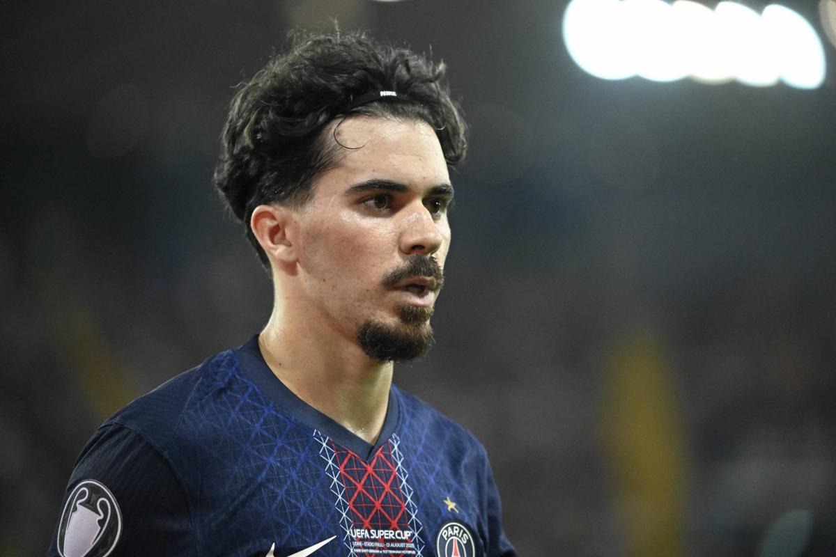 هافبک پاری سن ژرمن - بازیکن پرتغالی