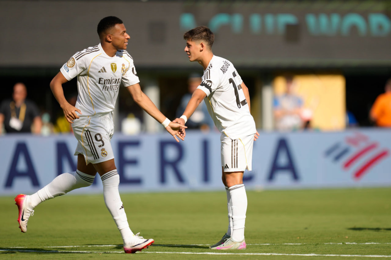 کیلیان امباپه و آردا گولر در بازی رئال مادرید و تیرول