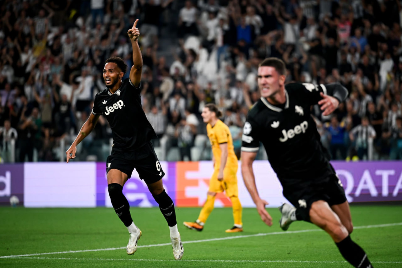 لوید کلی - دوشان ولاهوویچ - مارسل زابیتسر - یوونتوس-دورتموند