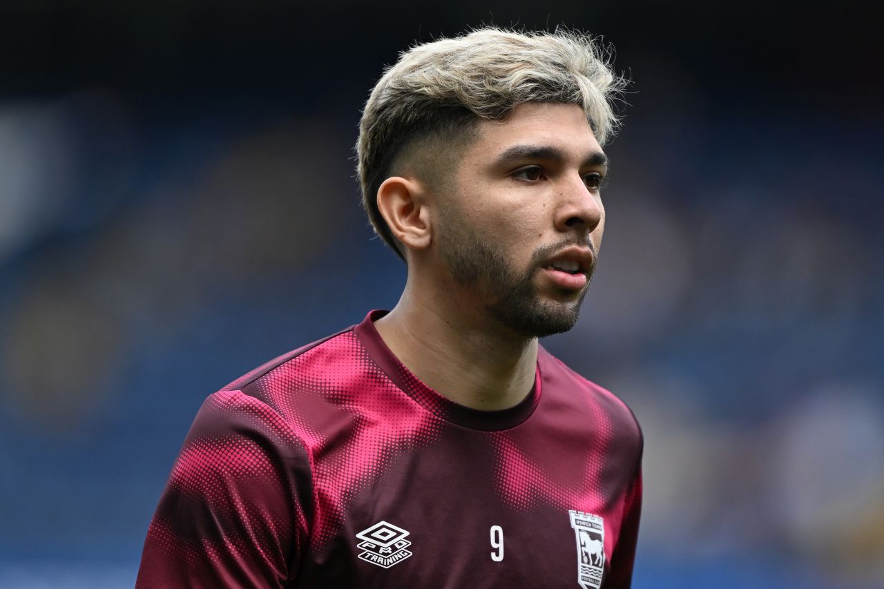 خولیو انسیسو هافبک هجومی پاراگوئه‌ای در زمان حضور در ایپسویچ تاون