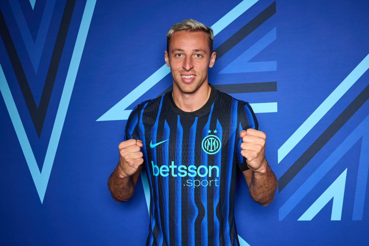 ژست داویده فراتزی برای لیگ قهرمانان 26-2025 با اینتر