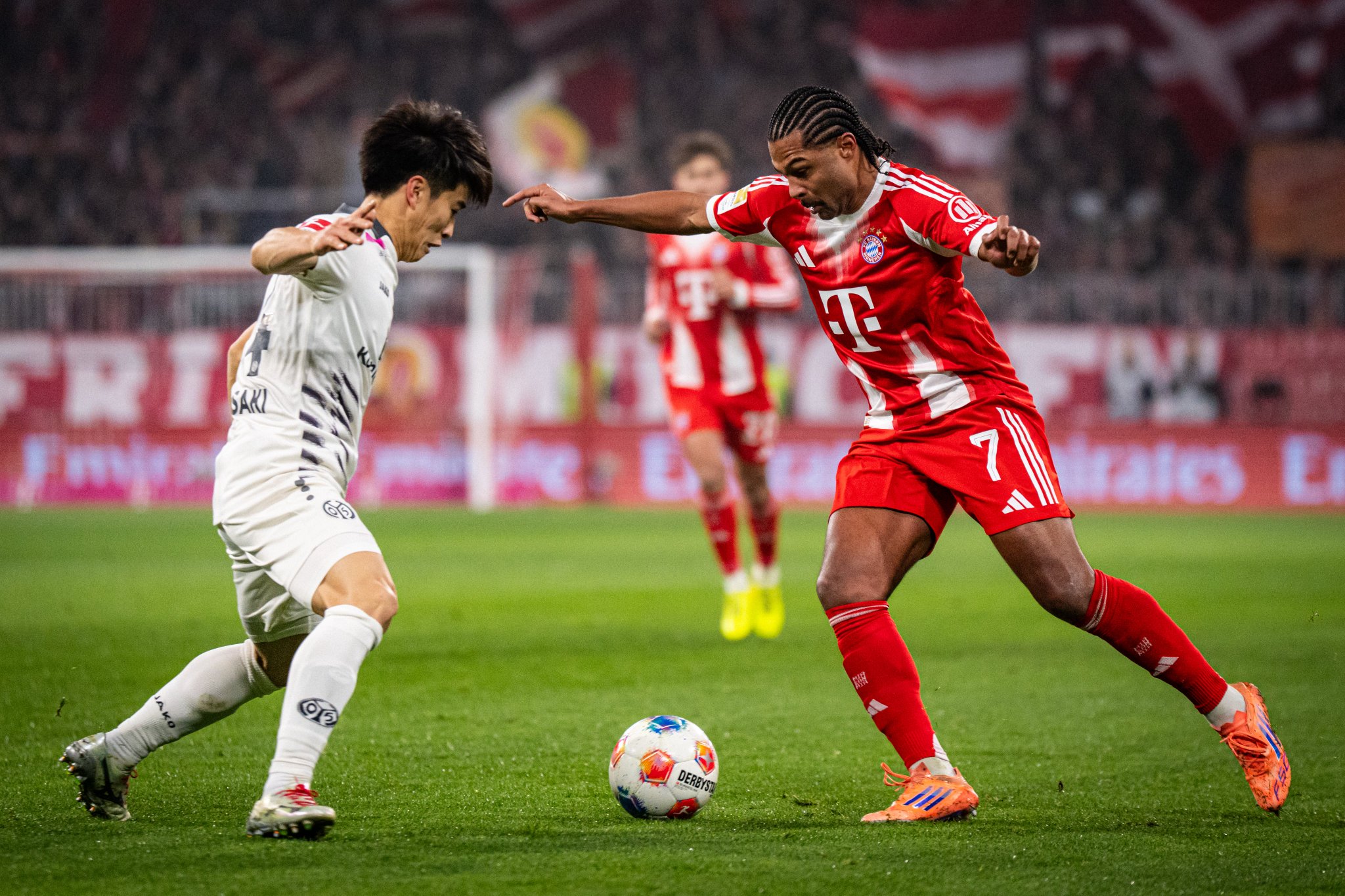 سرژ گنابری، بایرن مونیخ - لی جائه سونگ، ماینتس - بوندسلیگا