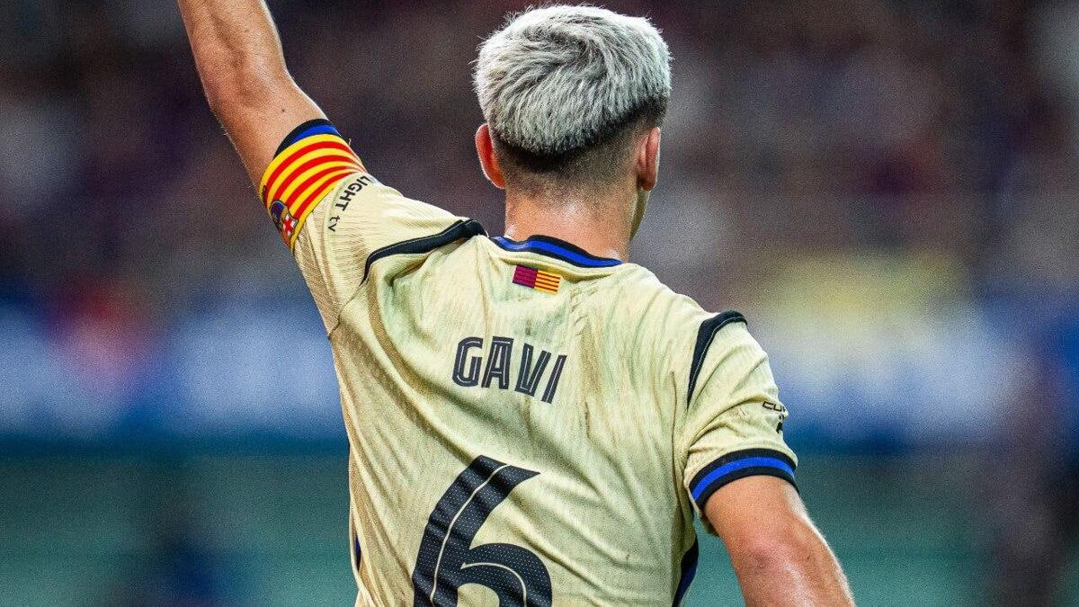 گاوی - هافبک اسپانیایی بارسلونا 