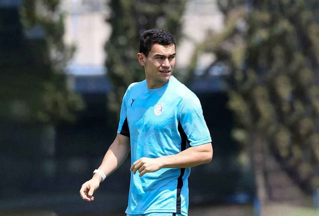 رستم آشورماتوف- تمرین استقلال