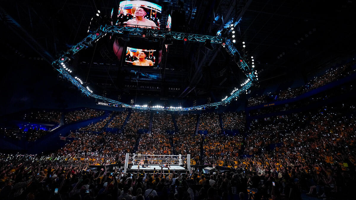 جان سینا و ای جی استایلز در کرون جول 2025 کشتی کج wwe