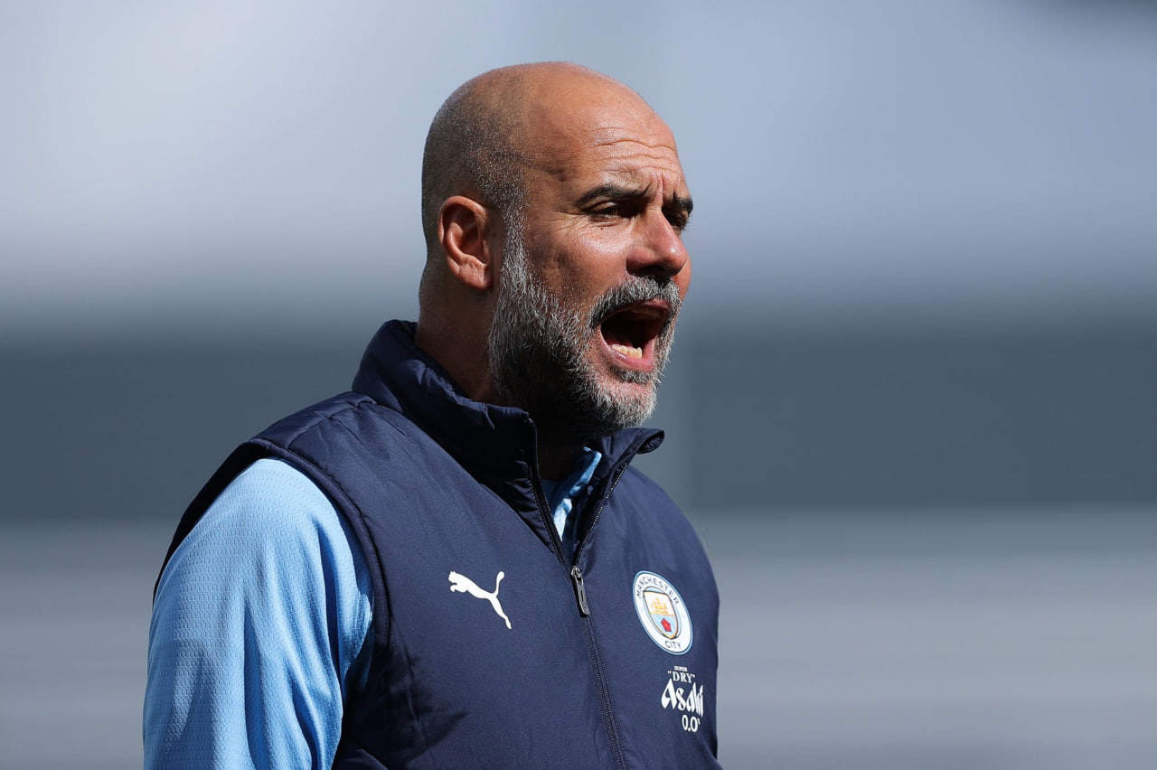 پپ گواردیولا در تمرینات منچسترسیتی؛ سال 2025