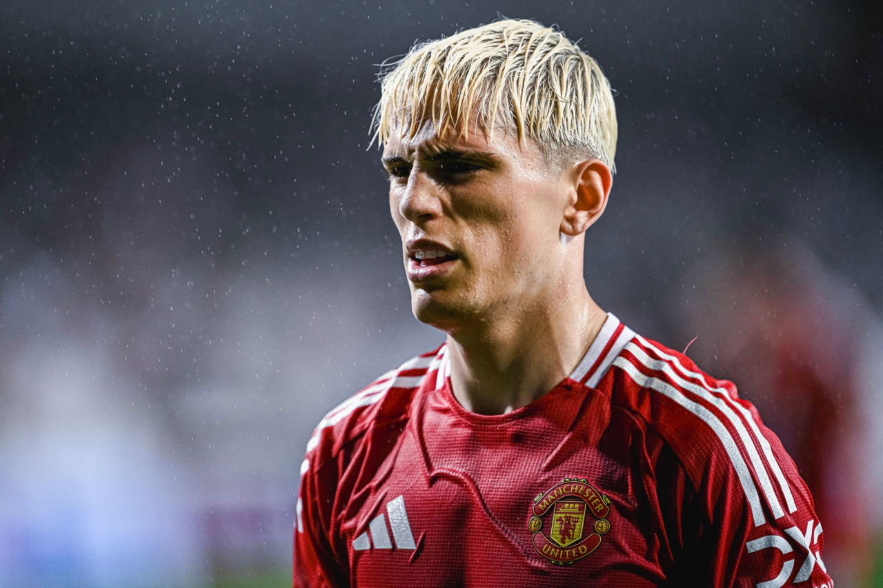 الخاندرو گارناچو در بازی منچستریونایتد و هنگ کنگ؛ سال 2025