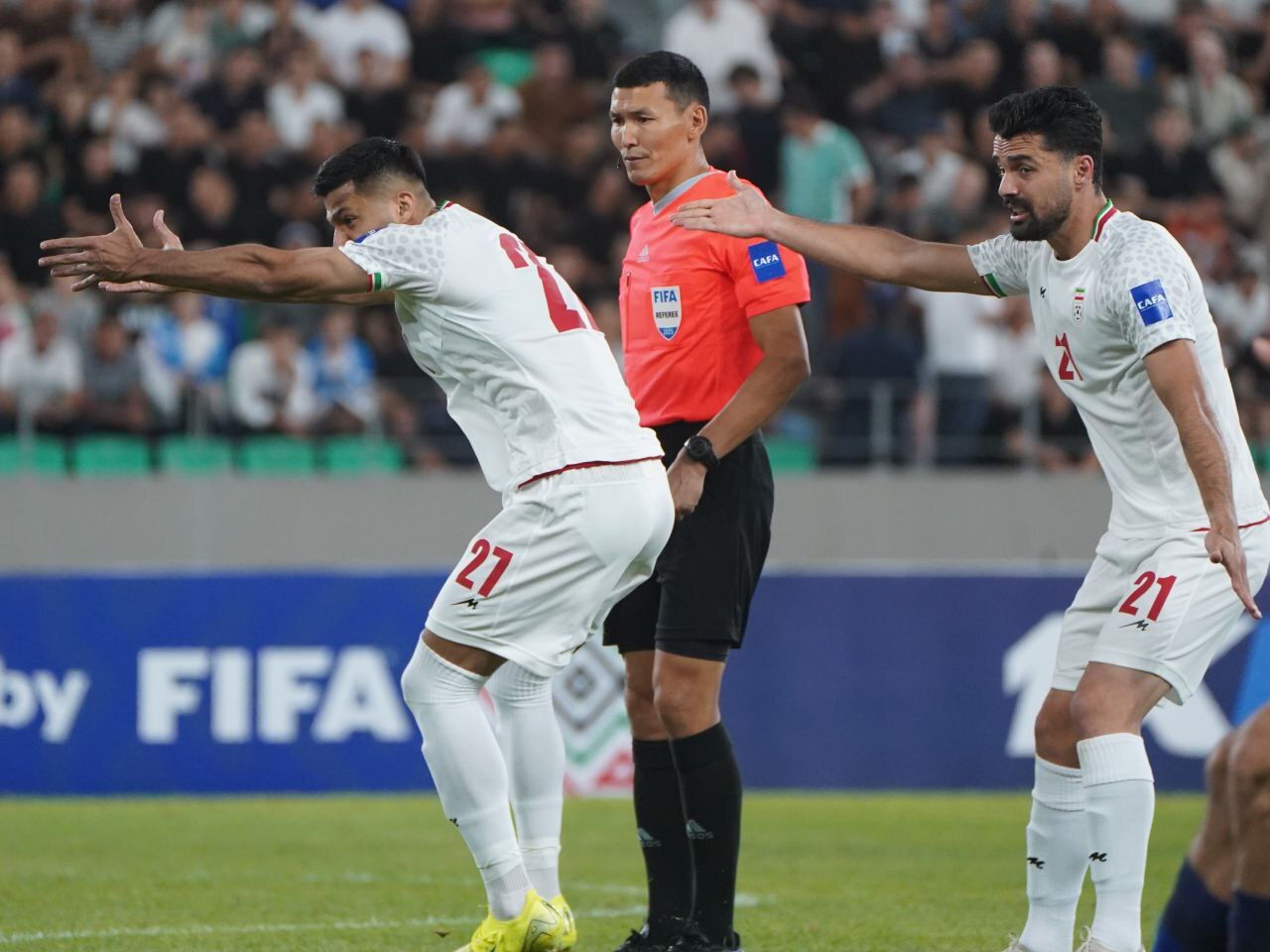 عکس از بازیکنان تیم ملی ایران در بازی فینال مقابل ازبکستان