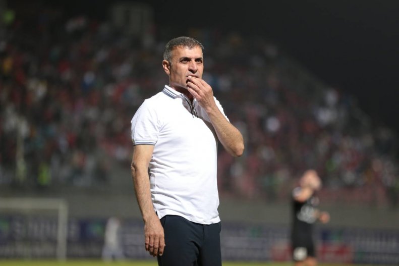 عکس از عبدالله ویسی مربی فوتبال کشور