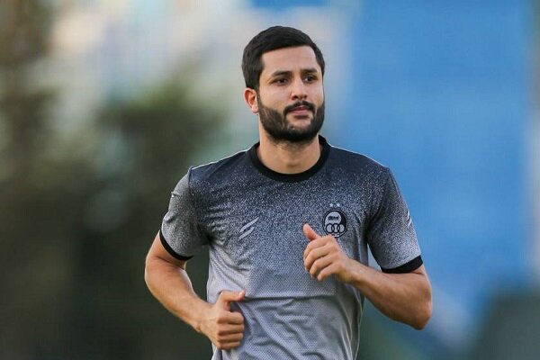 عکس از عارف غلامی مدافع جدید استقلال در تمرینات