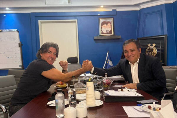 عکس از علی تاجرنیا و ریکاردو ساپینتو پس از جلسه امروز