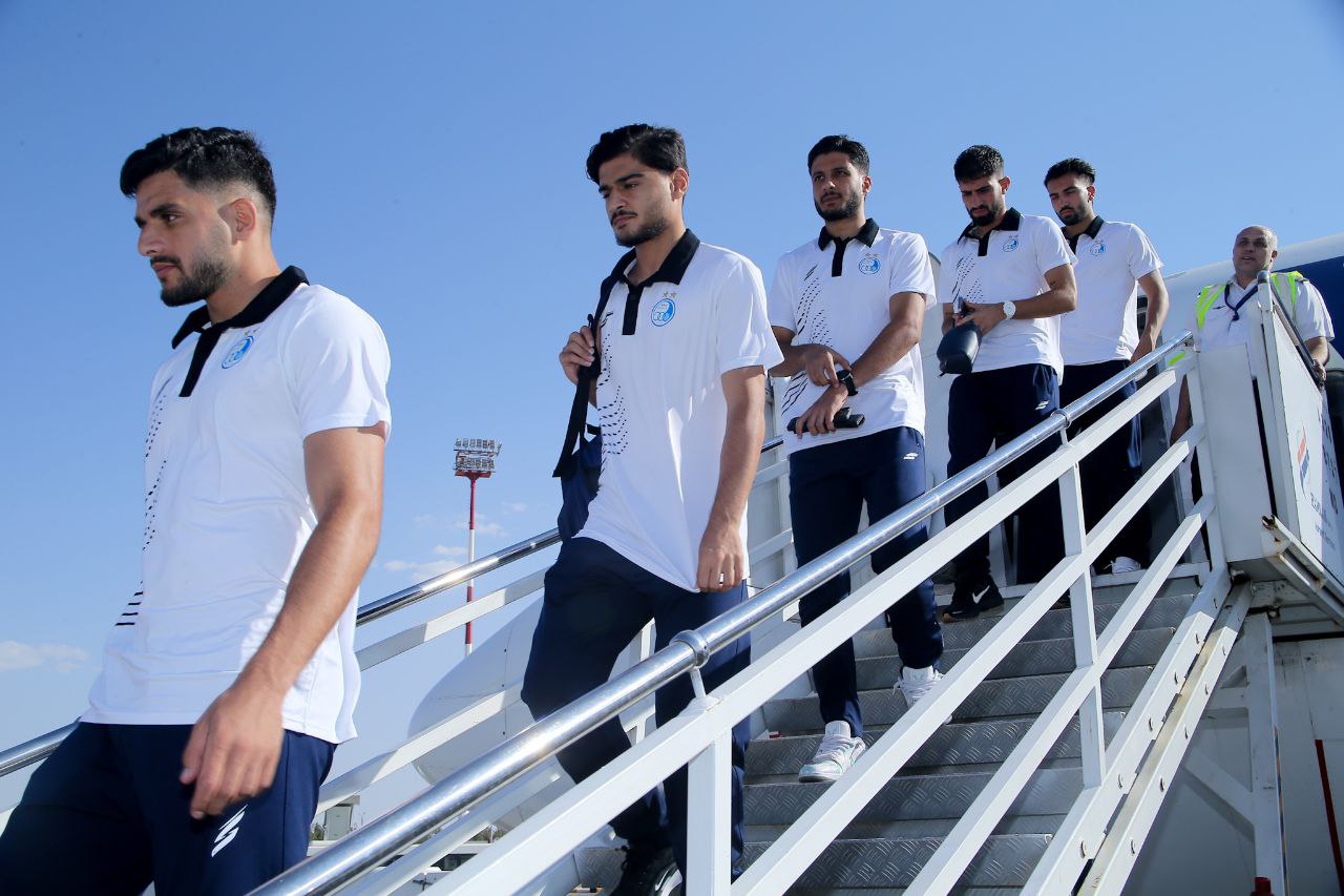 عکس از فرود استقلالی‌ها در فرودگاه اصفهان