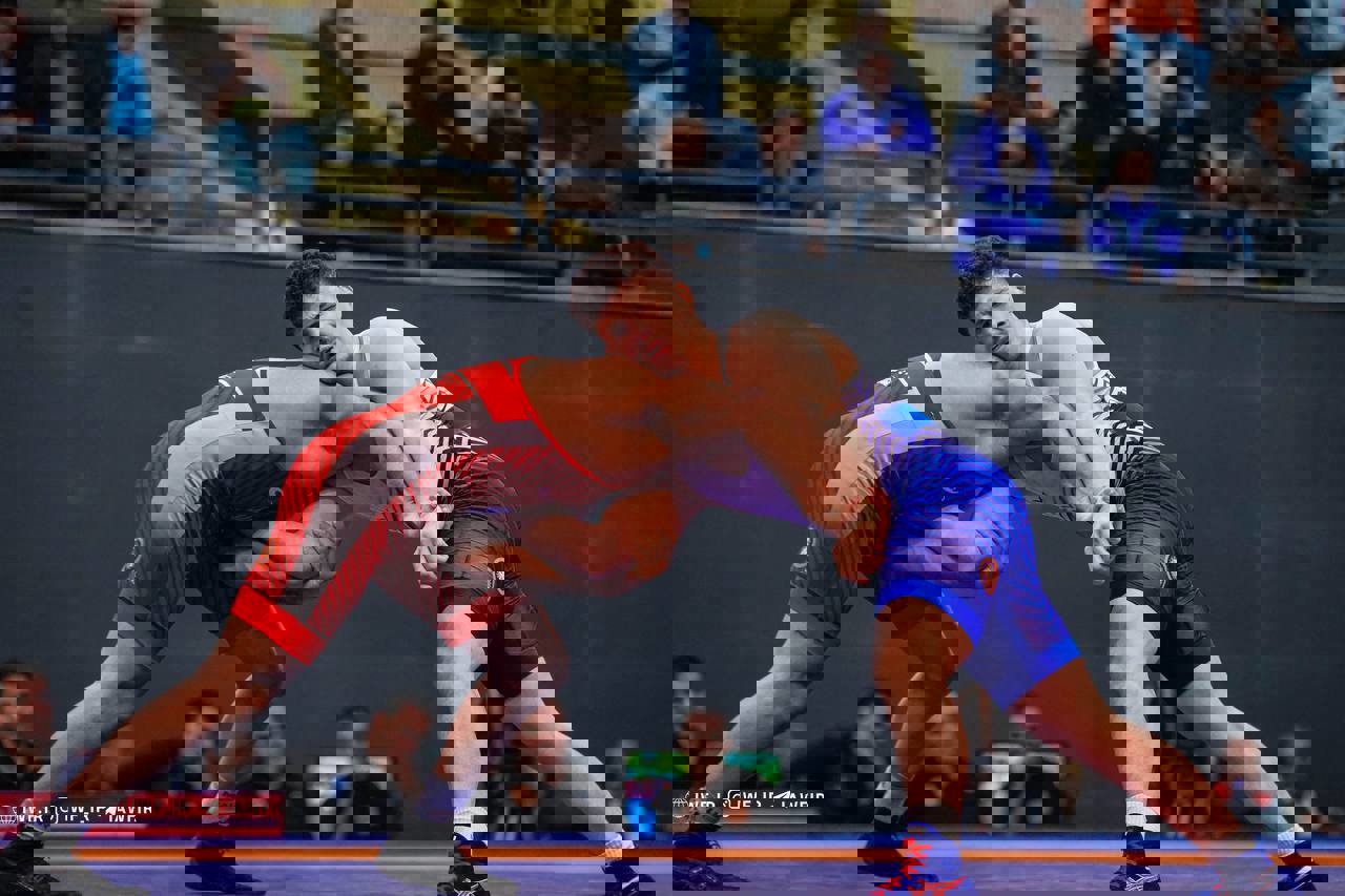 عکس از مسابقه استقلال در لیگ برتر کشتی