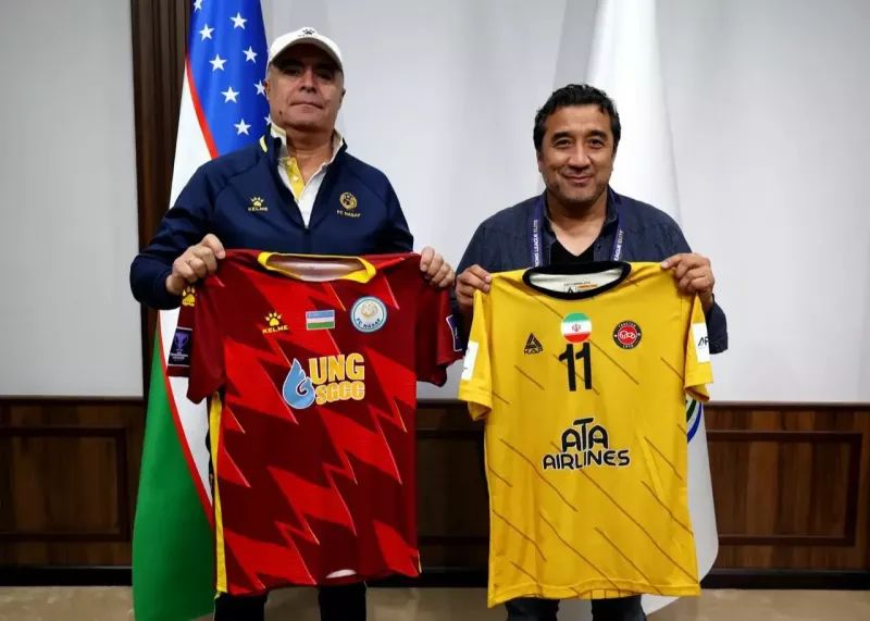 عکس از معارفه لباس بازی نسف قارسی و تراکتور