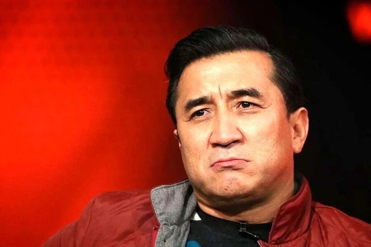 عکس از خداداد عزیزی سرپرست تیم تراکتور