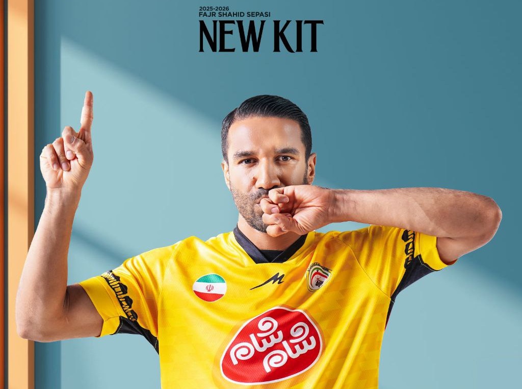 عکس از مسعود ریگی و پیراهن فصل جدید فجر سپاسی