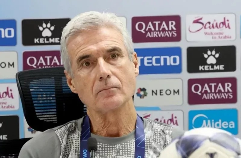 عکس از لوییز کاسترو سرمربی پرتغالی الوصل امارات