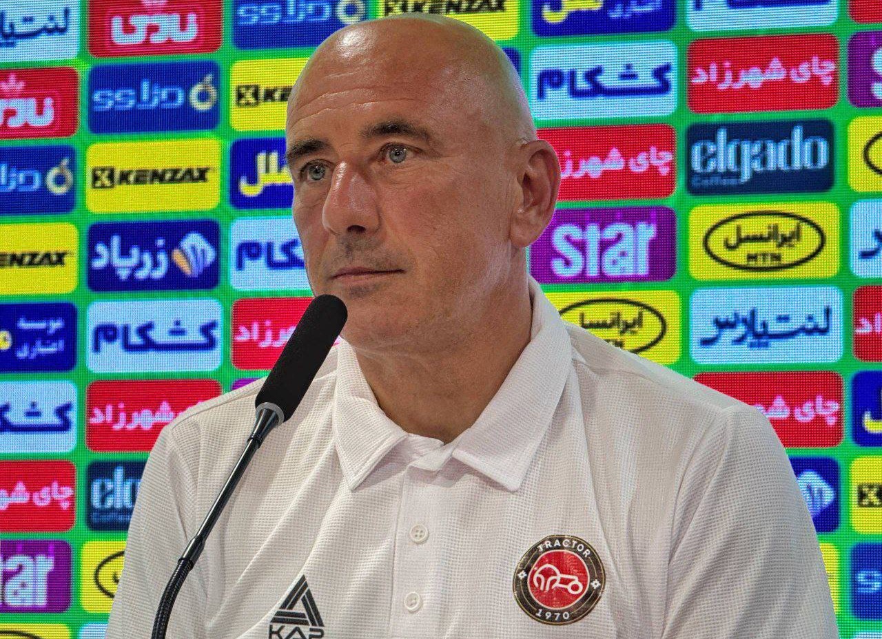 عکس از ویه کو میلتیچ مربی تراکتور