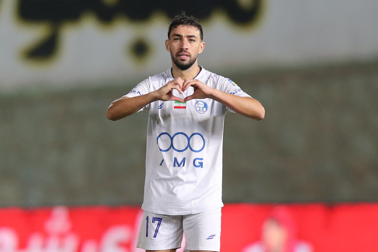 عکس از مونیر الحدادی هافبک مراکشی استقلال