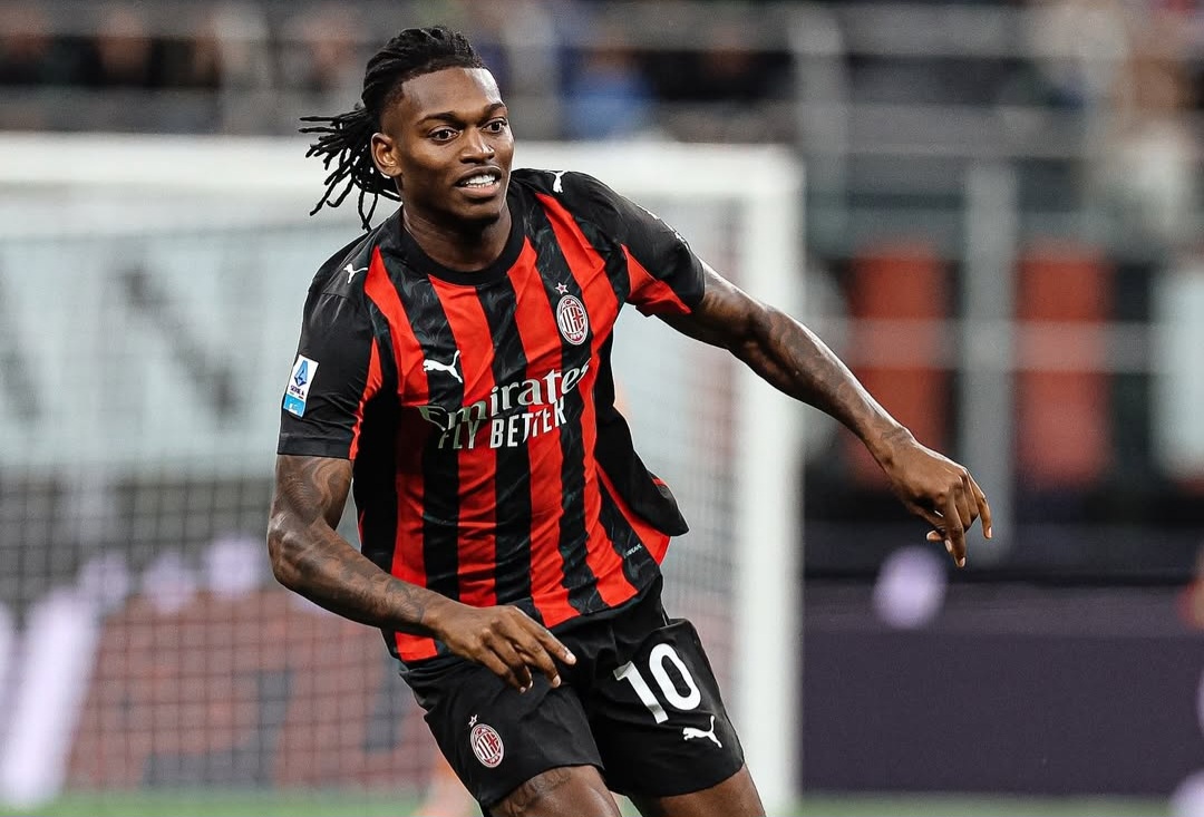 عکس از رافائل لیائو وینگر پرتغالی میلان در بازی مقابل ناپولی