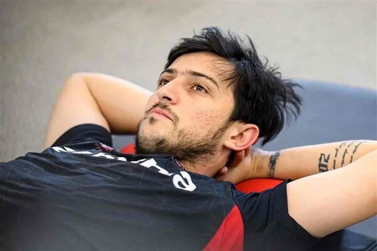 عکس از سردار آزمون مهاجم ایرانی تیم شباب الاهلی امارات