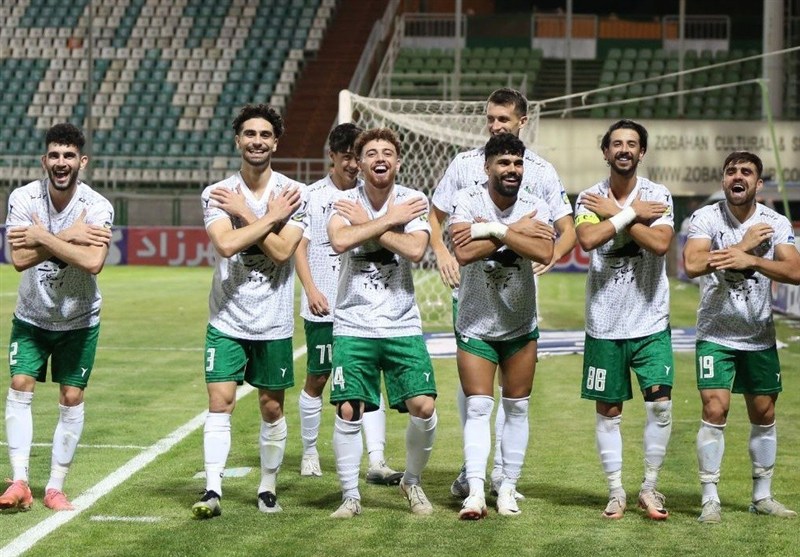 عکس از خوشحالی بازیکنان ذوب آهن پس از گل به مس رفسنجان در هفته سوم لیگ برتر