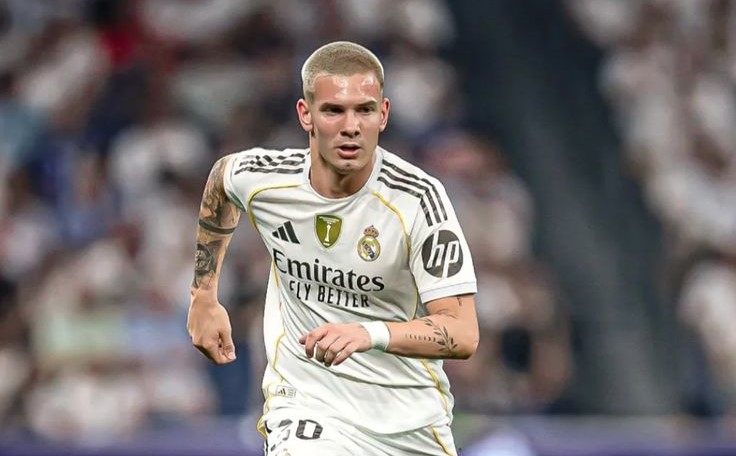 فرانکو ماستانتونو وینگر آرژانتینی در زمین - رئال مادرید