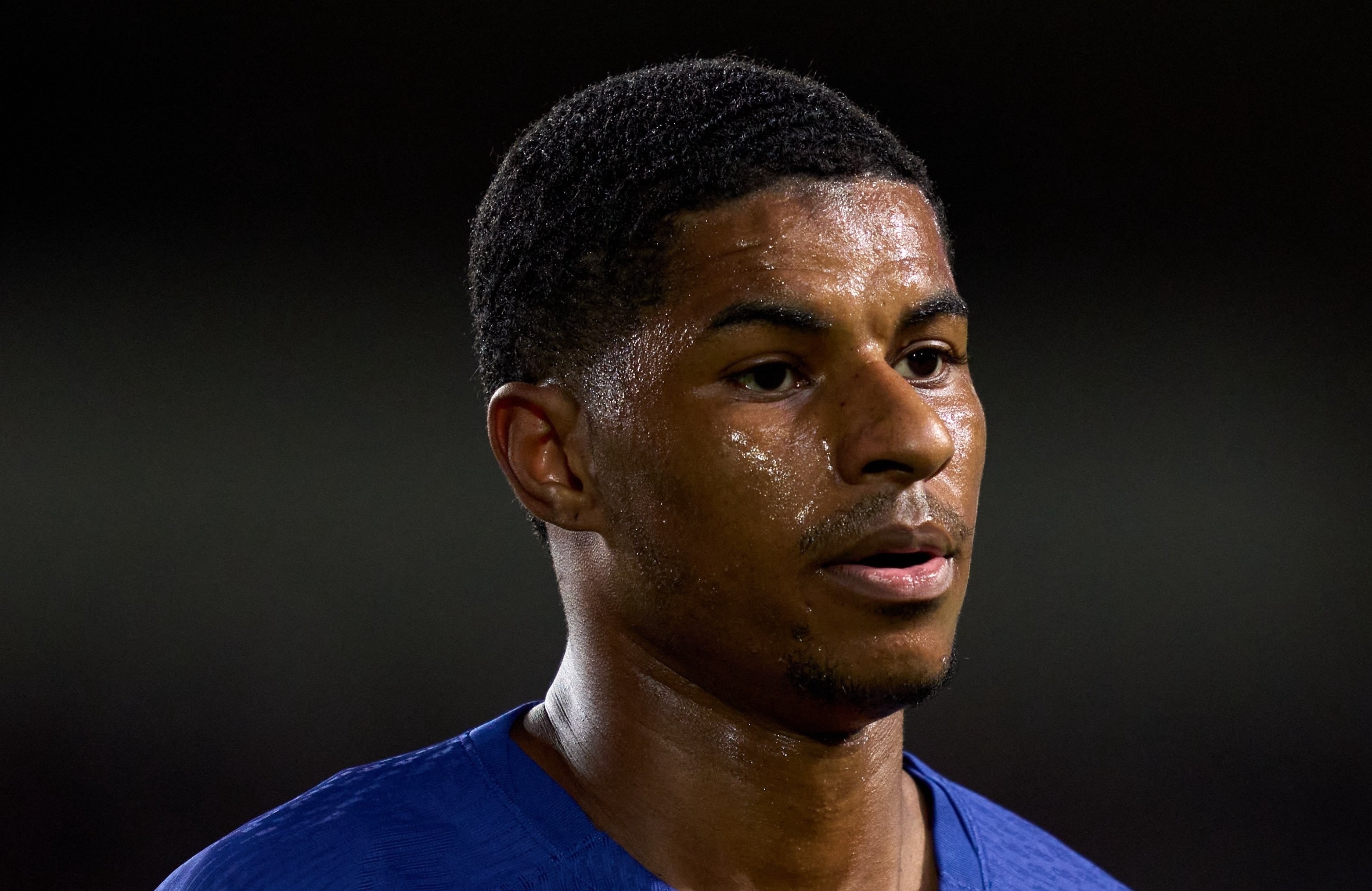 مارکوس رشفورد مهاجم انگلیسی در زمین - بارسلونا