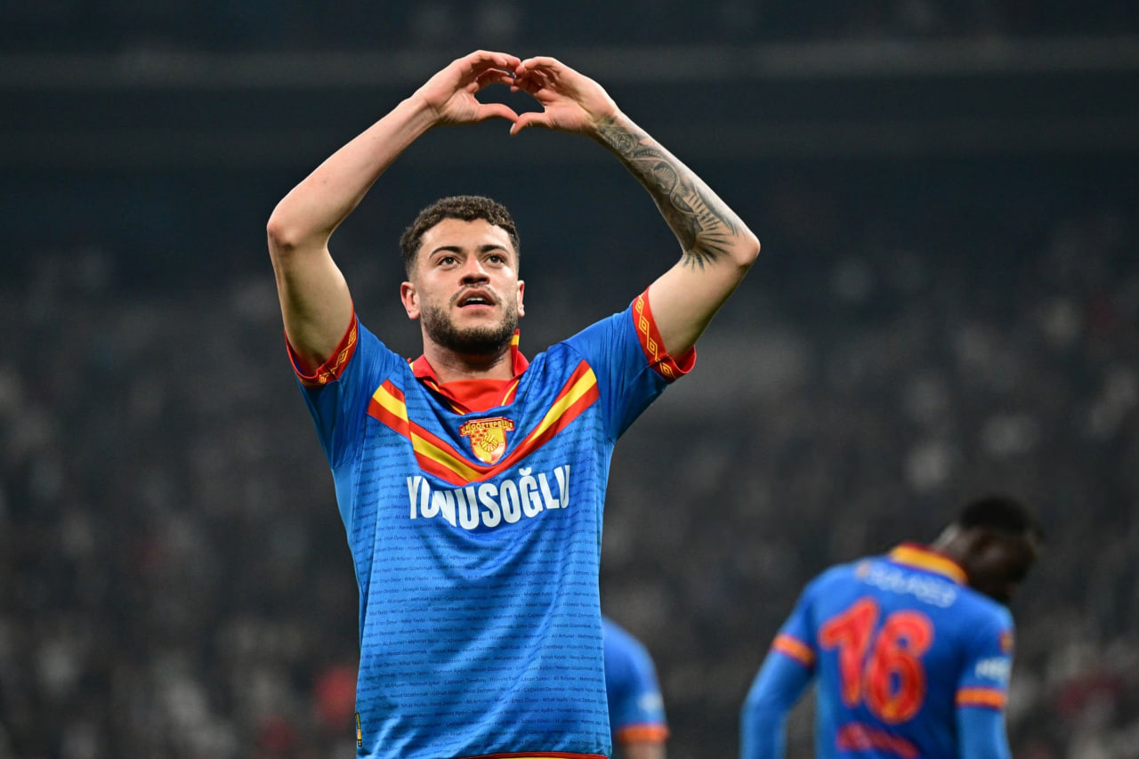 رومولو کاردوسو مهاجم برزیلی در زمین - گوزتپه