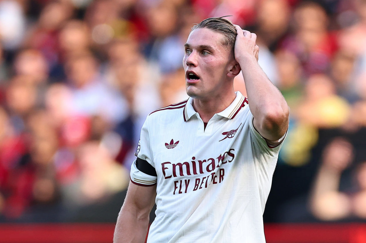 ویکتور یوکرس مهاجم سوئدی در زمین - آرسنال