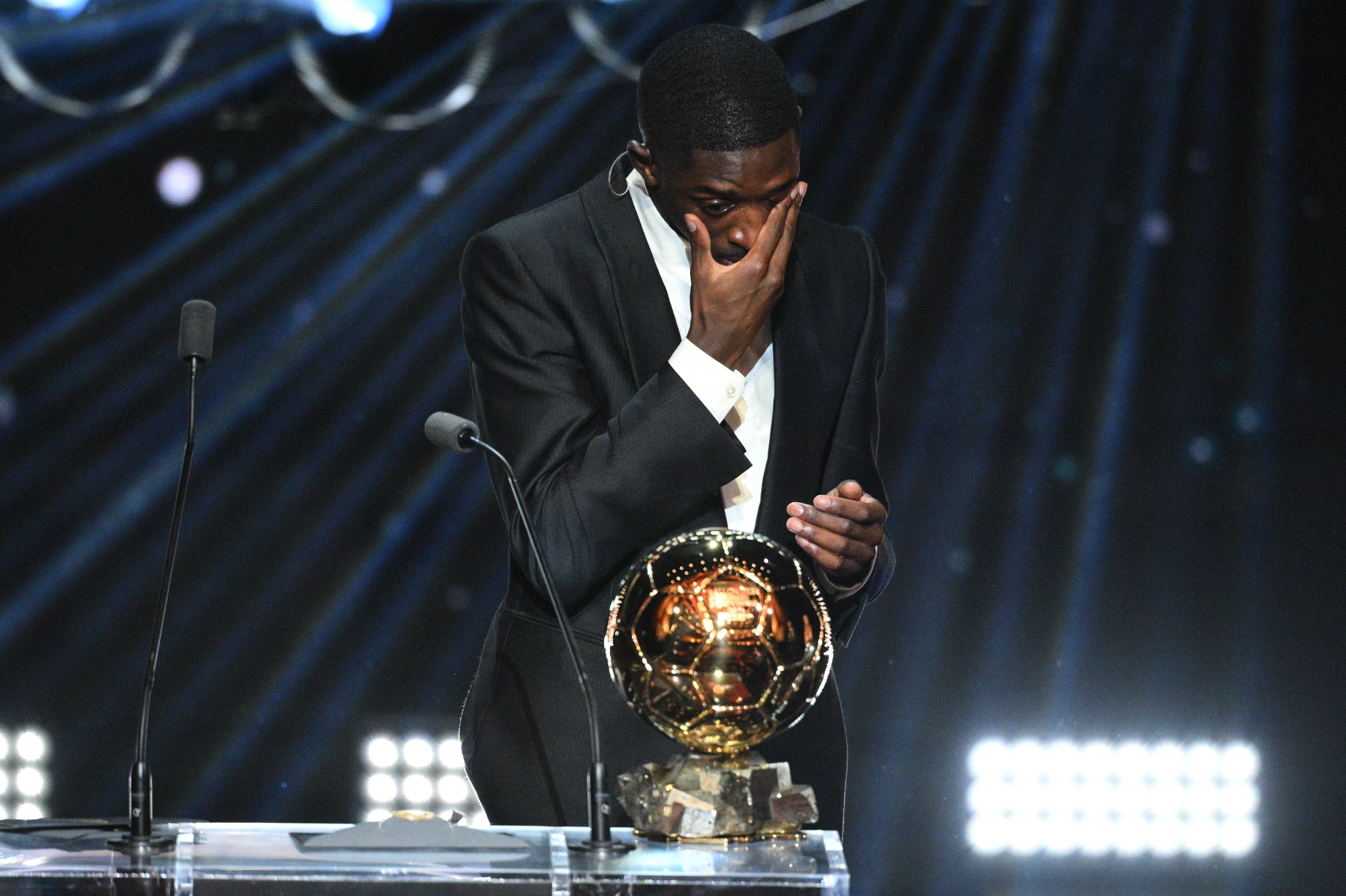 گریه عثمان دمبله در مراسم توپ طلا 