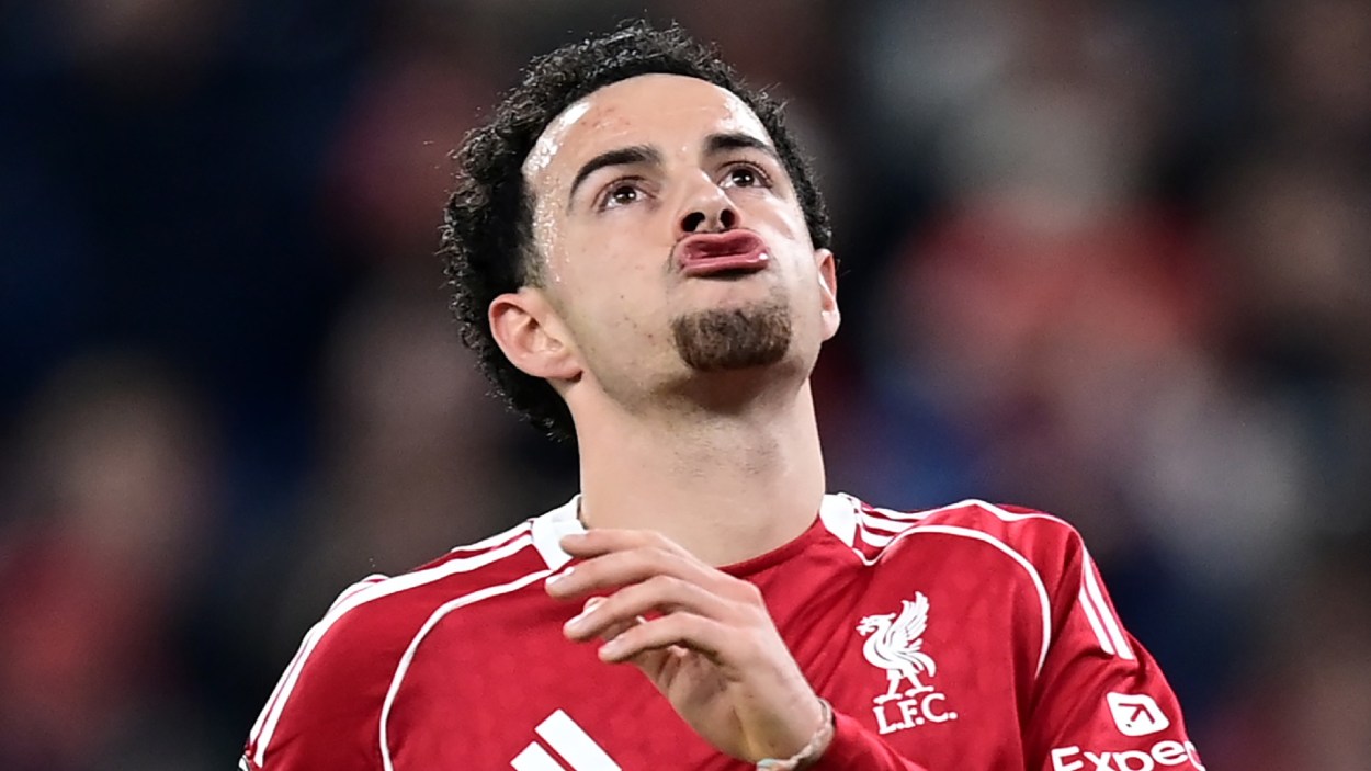 کرتیس جونز در بازی لیورپول و آیندهوون در لیگ قهرمانان اروپا