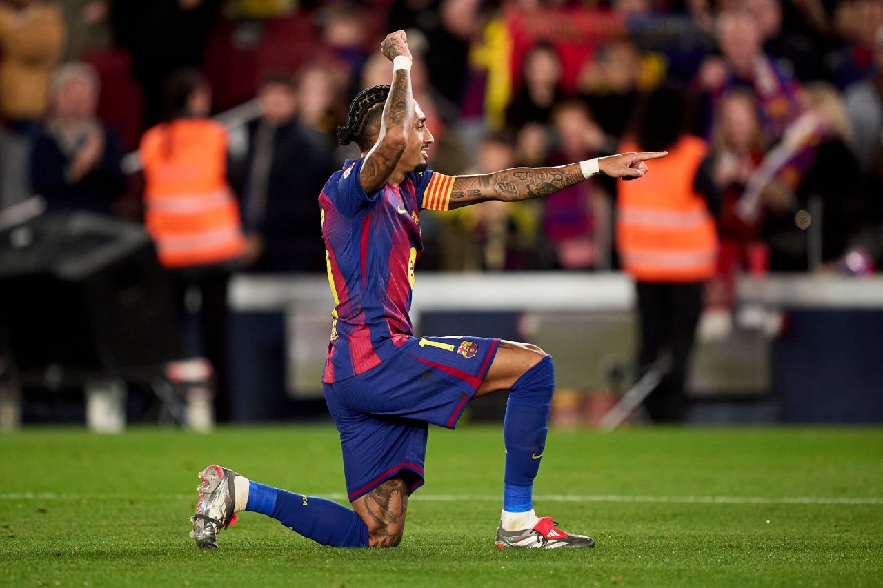 خوشحالی پس از گل رافینیا مقابل اوساسونا