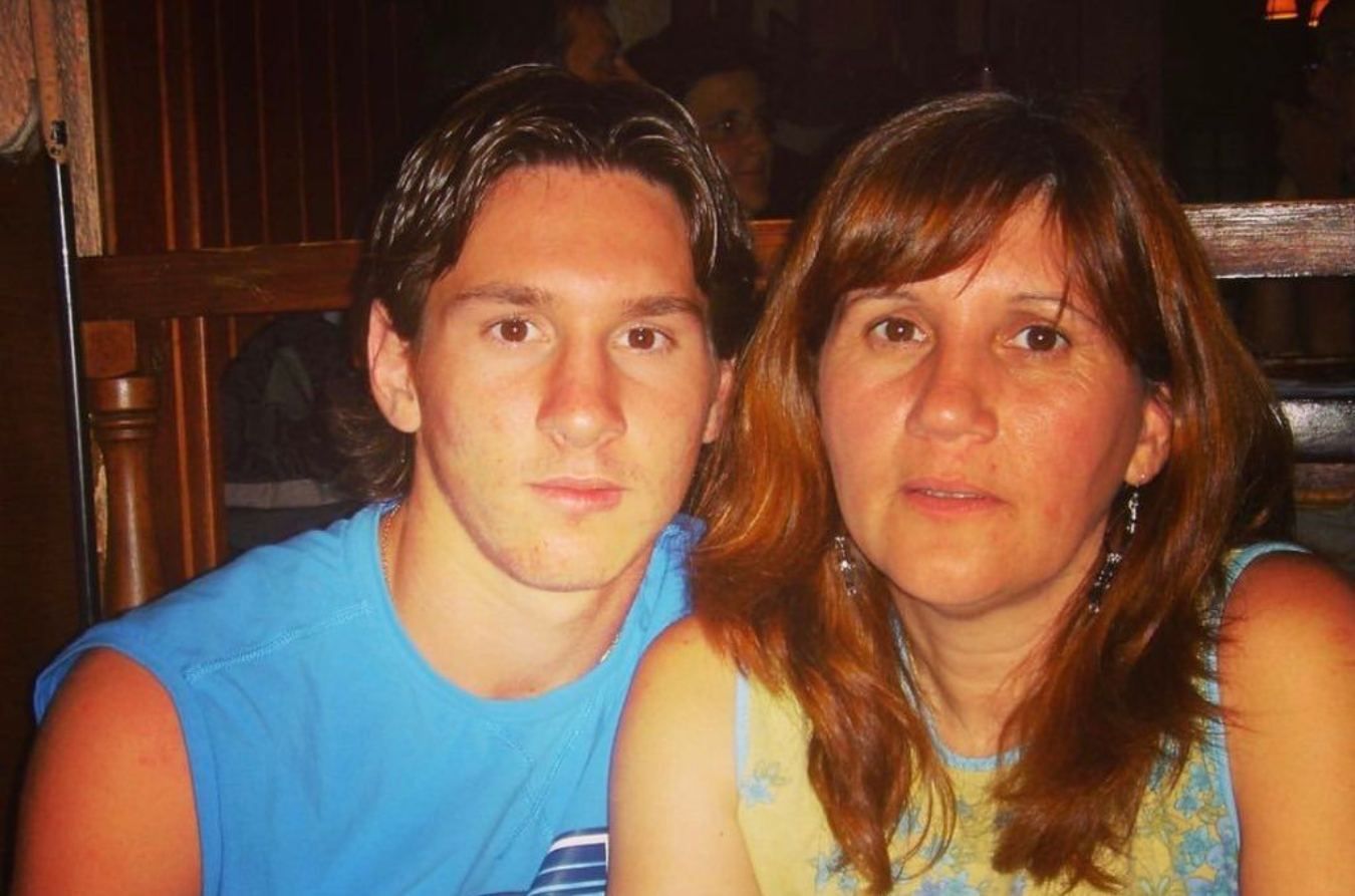 لیونل مسی و مادرش 