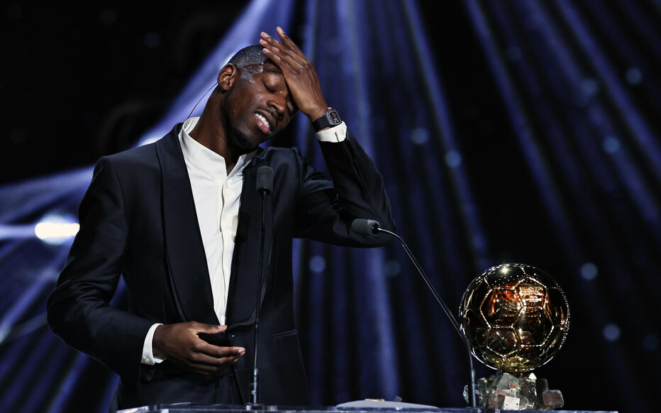 توپ طلای عثمان دمبله در مراسم فرانس فوتبال 