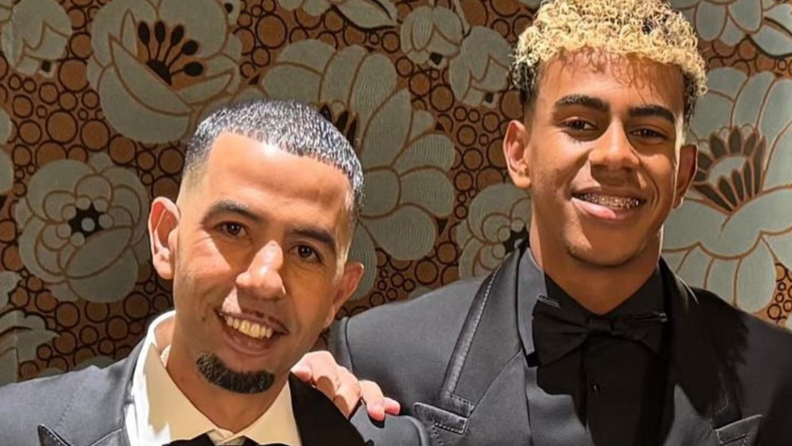 لامین یامال و پدرش در مراسم توپ طلا 2025