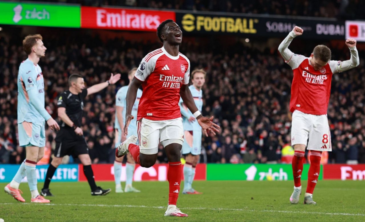 خوشحالی بوکایو ساکا پس از گلزنی مقابل برنتفورد