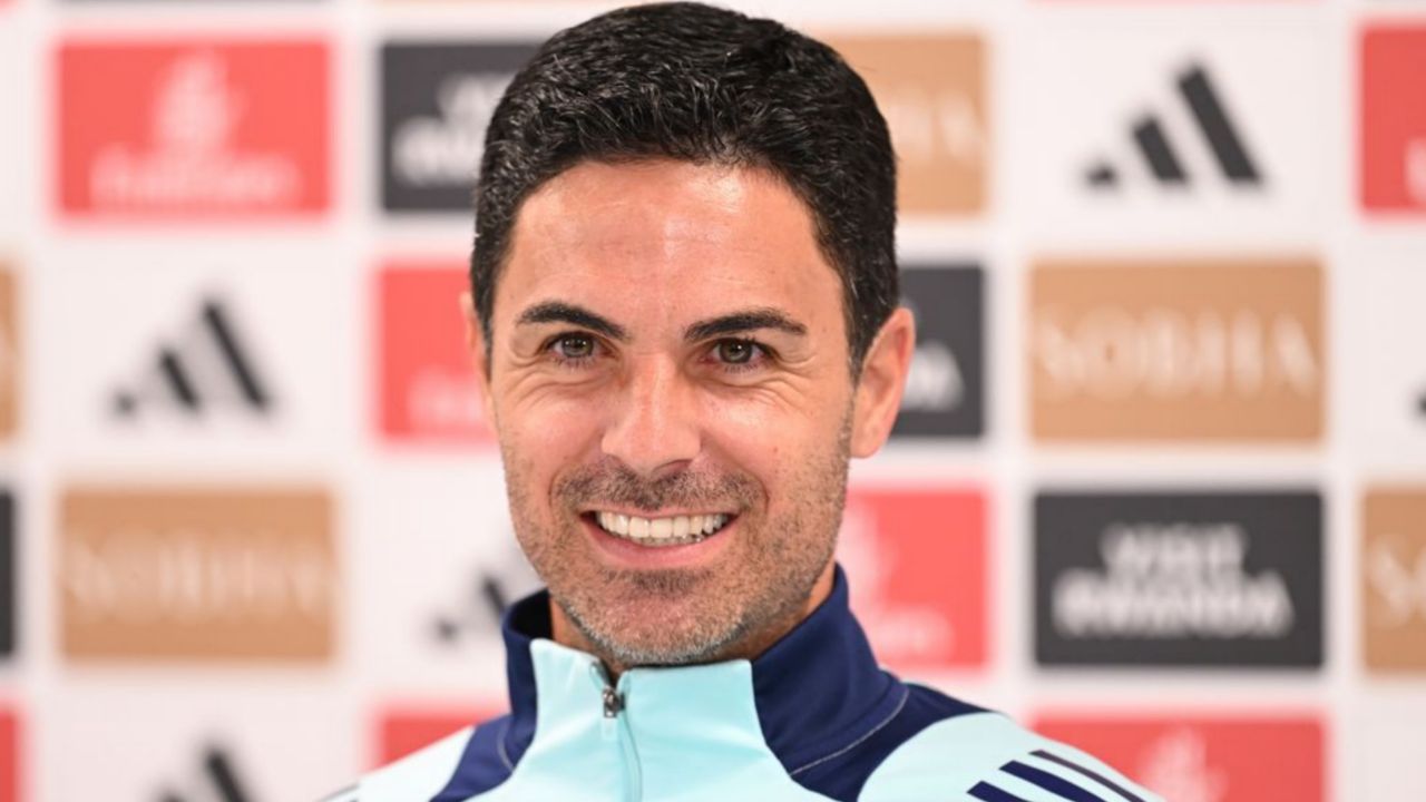 میکل آرتت، سرمربی اسپانیایی آرسنال در کنفرانس مطبوعاتی 