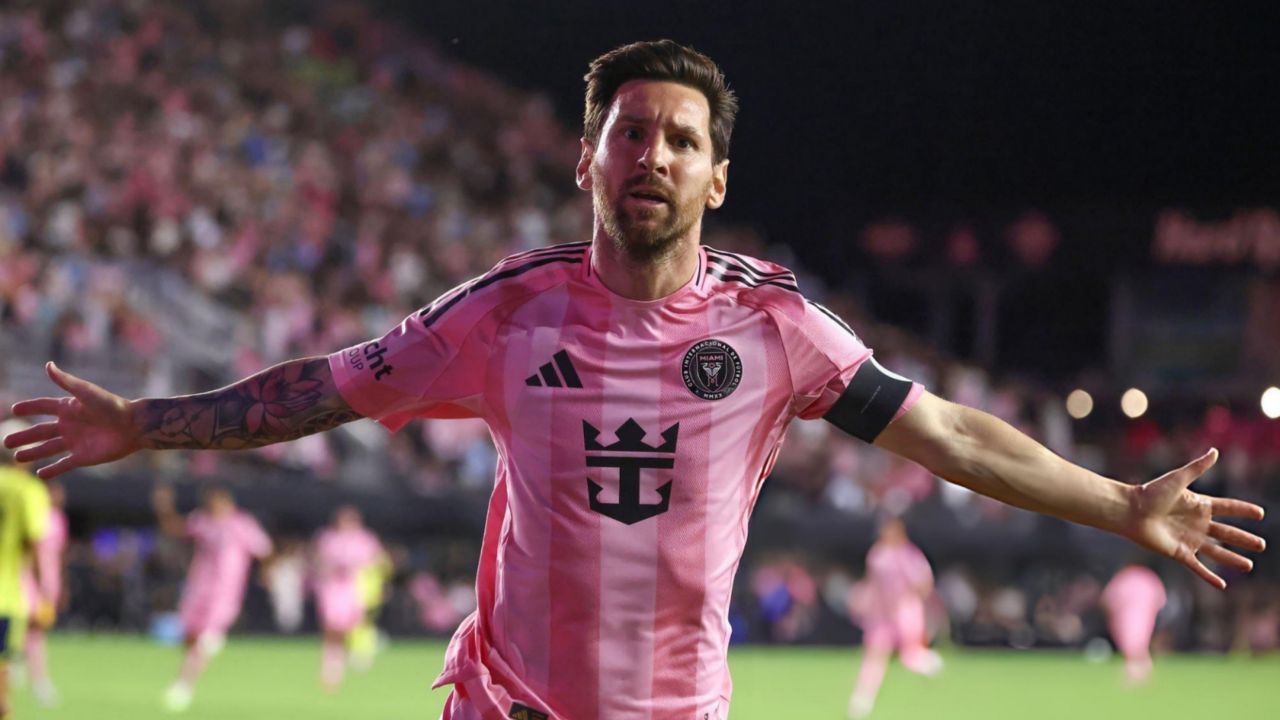 خوشحالی لیونل مسی پس از گلزنی مقابل نشویل 