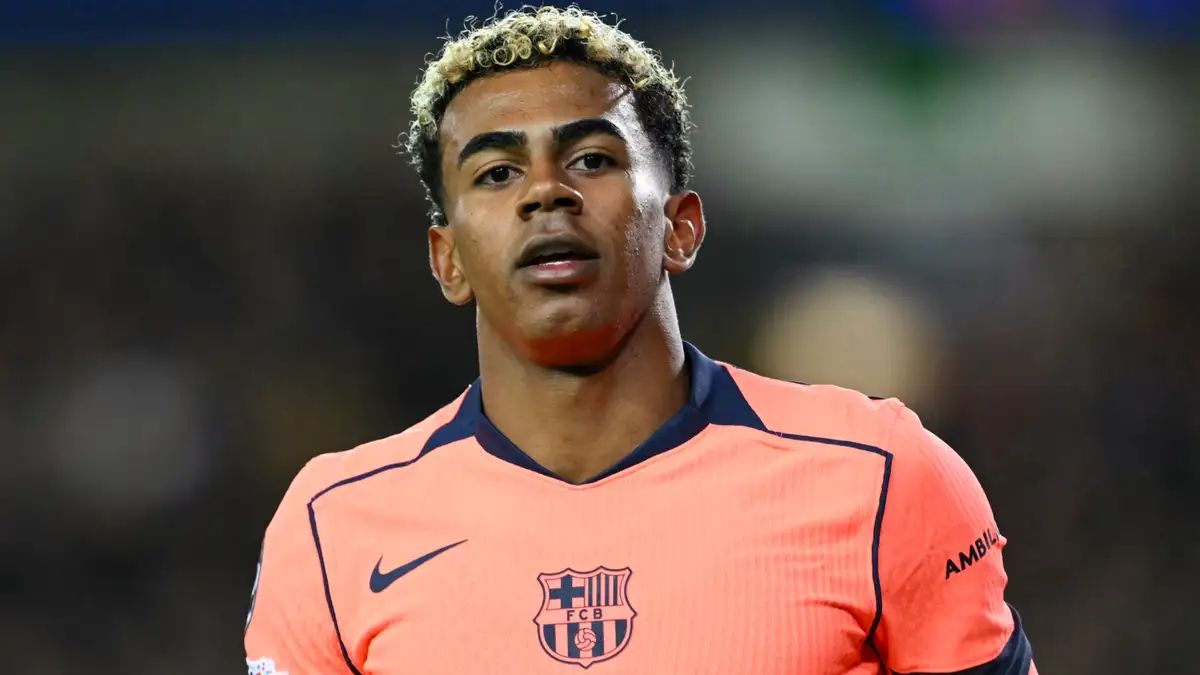 لامین یامال در پیراهن بارسلونا برابر کلوب بروخه