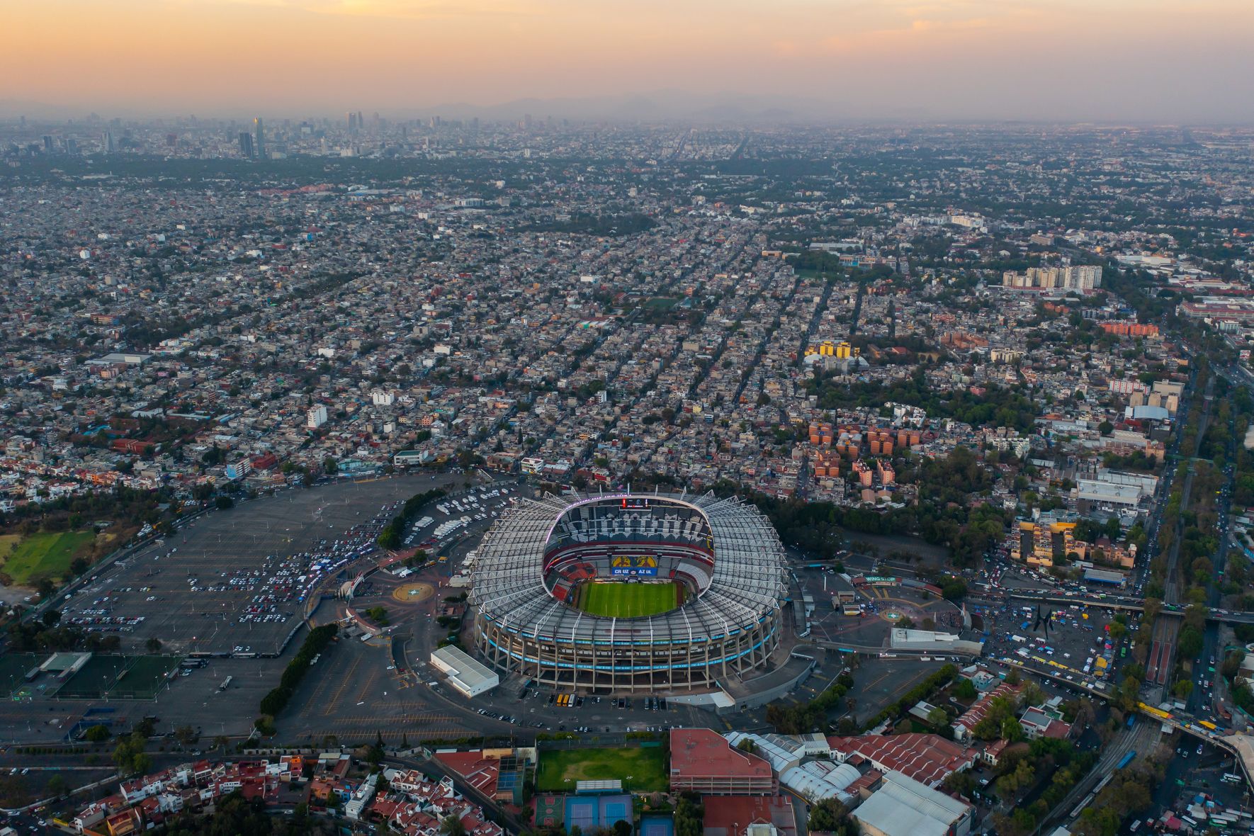 ورزشگاه استادیو بانورته (آزتکا) در مکزیکو سیتی