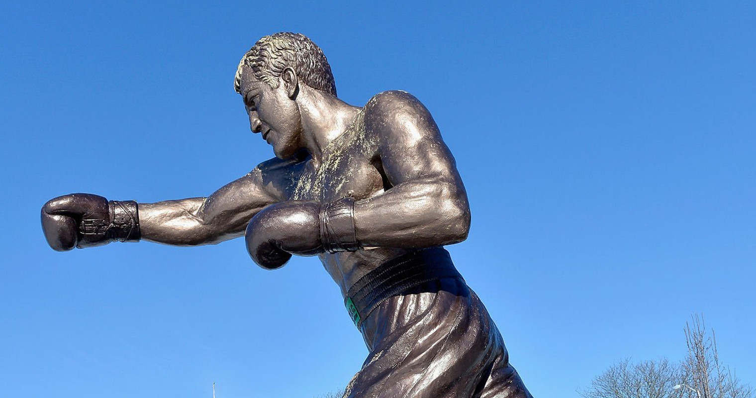 مجسمه راکی مارسیانو