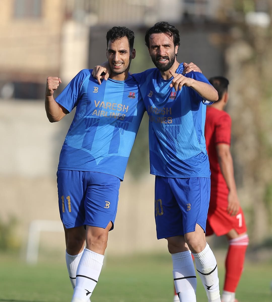 عکس از پل ورسک روی پیراهن نساجی مازندران