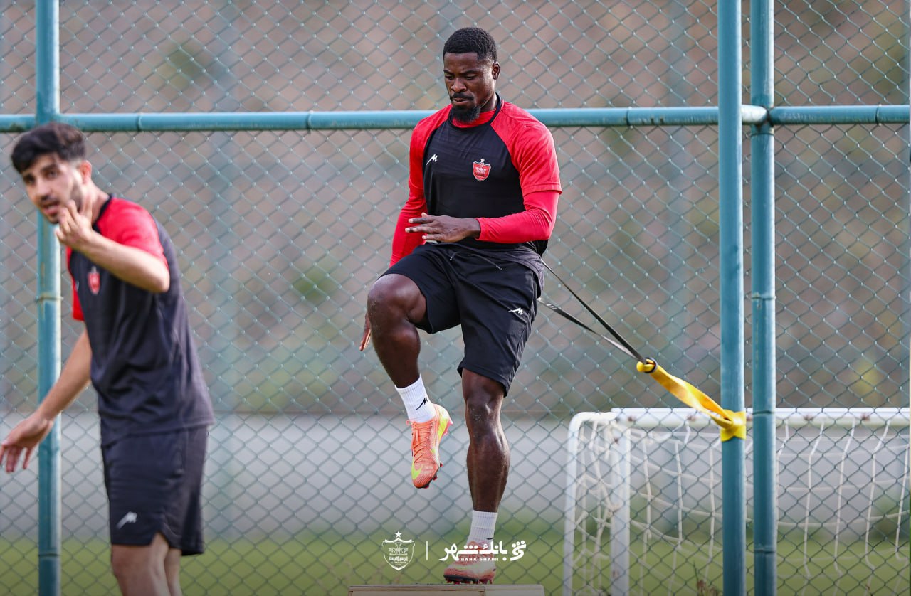 عکس از سرژ اوریه در تمرینات پرسپولیس