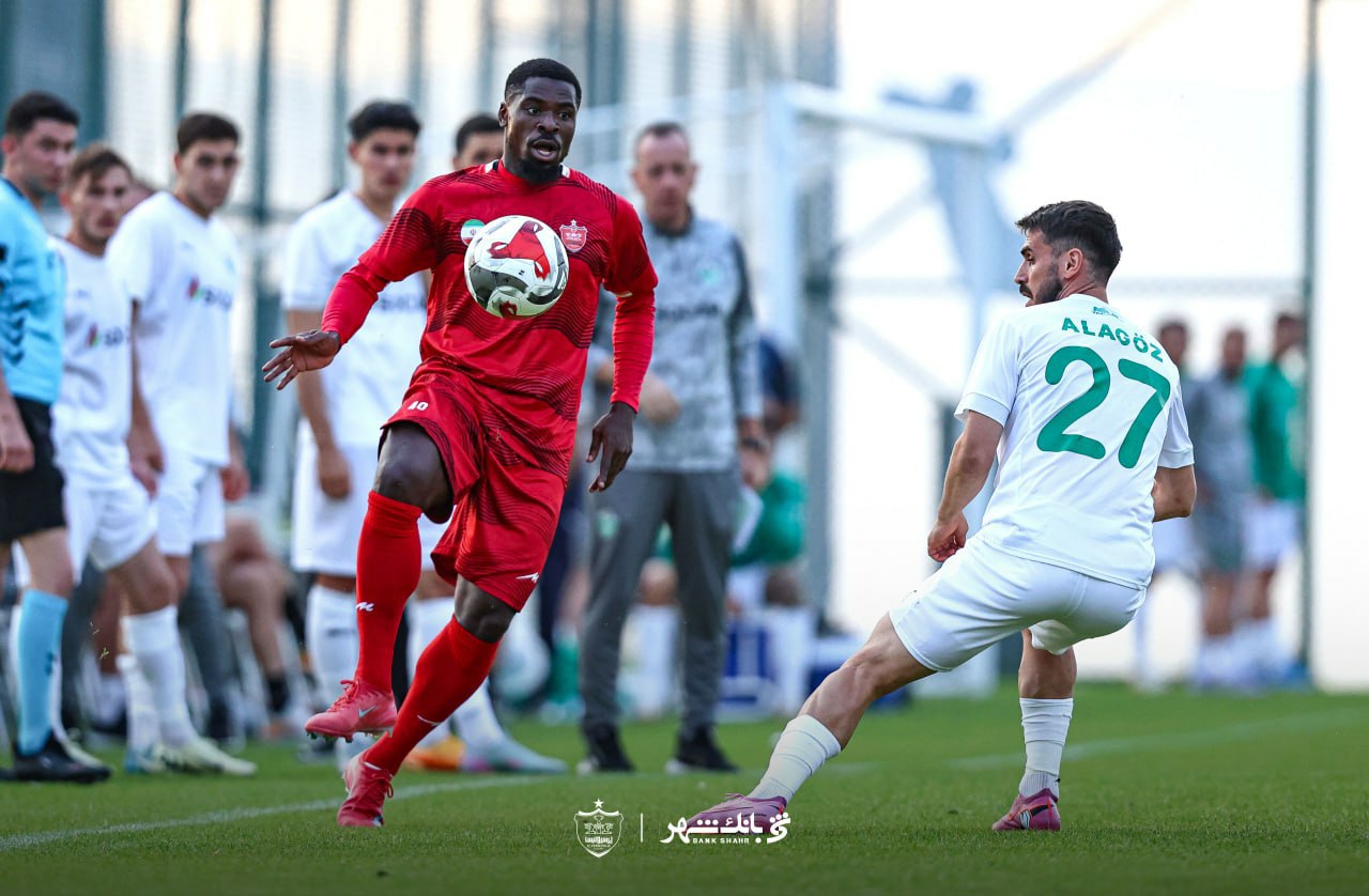 عکس از سرژ اوریه در بازی دوستانه پرسپولیس 