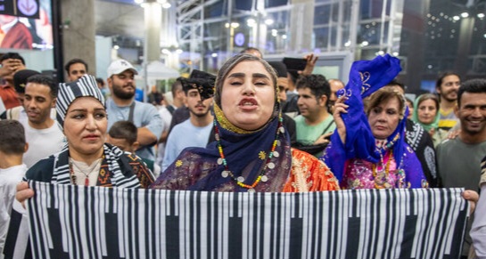 عکس از مردم حامی کشتی در فرودگاه امام