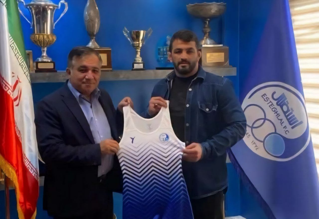 عکس از حسن یزدانی و علی تاجرنیا پس از پیوستن به استقلال